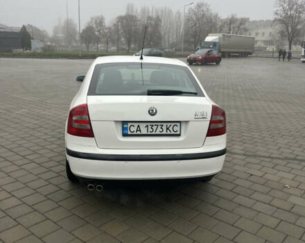 Белый Шкода Октавия, объемом двигателя 1.6 л и пробегом 295 тыс. км за 5850 $, фото 1 на Automoto.ua