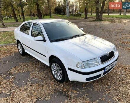 Шкода Октавия 2006 в Кривом Роге на Automoto.ua Белый Шкода Октавия, объемом двигателя 1.6 л и пробегом 187 тыс. км за 4800 $, фото 11 на Automoto.ua