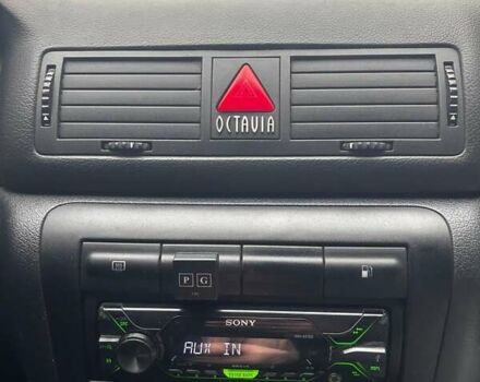 Белый Шкода Октавия, объемом двигателя 1.6 л и пробегом 325 тыс. км за 4600 $, фото 8 на Automoto.ua