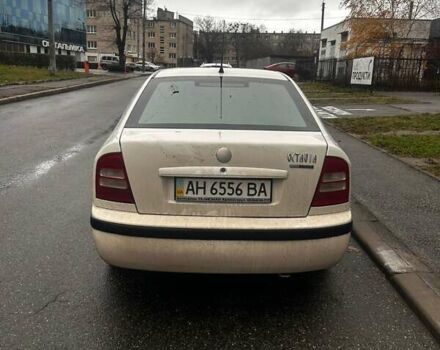 Белый Шкода Октавия, объемом двигателя 1.6 л и пробегом 325 тыс. км за 4600 $, фото 2 на Automoto.ua