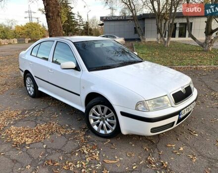 Шкода Октавия 2006 в Кривом Роге на Automoto.ua Белый Шкода Октавия, объемом двигателя 1.6 л и пробегом 187 тыс. км за 4800 $, фото 1 на Automoto.ua
