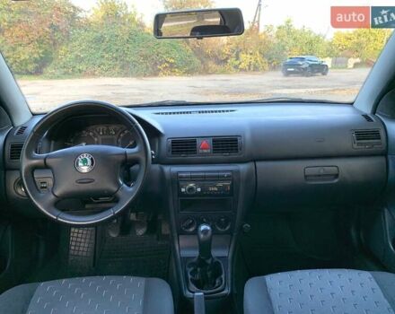 Шкода Октавия 2006 в Кривом Роге на Automoto.ua Белый Шкода Октавия, объемом двигателя 1.6 л и пробегом 187 тыс. км за 4800 $, фото 25 на Automoto.ua