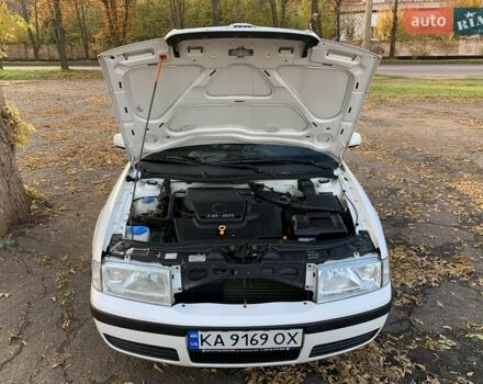 Шкода Октавия 2006 в Кривом Роге на Automoto.ua Белый Шкода Октавия, объемом двигателя 1.6 л и пробегом 187 тыс. км за 4800 $, фото 35 на Automoto.ua