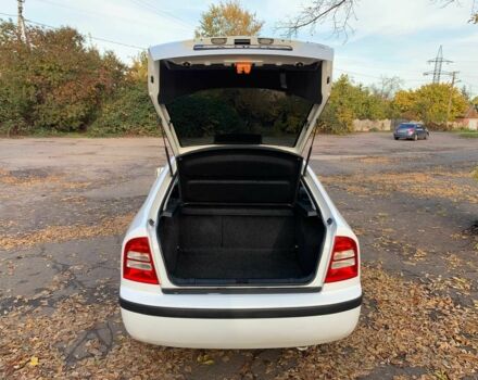 Шкода Октавия 2006 в Кривом Роге на Automoto.ua Белый Шкода Октавия, объемом двигателя 1.6 л и пробегом 187 тыс. км за 4800 $, фото 22 на Automoto.ua