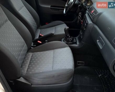 Білий Шкода Октавія, об'ємом двигуна 1.6 л та пробігом 230 тис. км за 4999 $, фото 33 на Automoto.ua