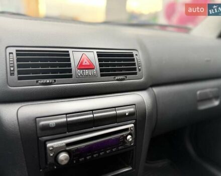 Белый Шкода Октавия, объемом двигателя 1.6 л и пробегом 261 тыс. км за 4750 $, фото 14 на Automoto.ua