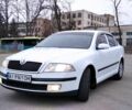 Белый Шкода Октавия, объемом двигателя 2 л и пробегом 313 тыс. км за 4700 $, фото 1 на Automoto.ua