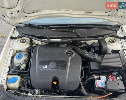 Белый Шкода Октавия, объемом двигателя 1.6 л и пробегом 213 тыс. км за 4500 $, фото 29 на Automoto.ua