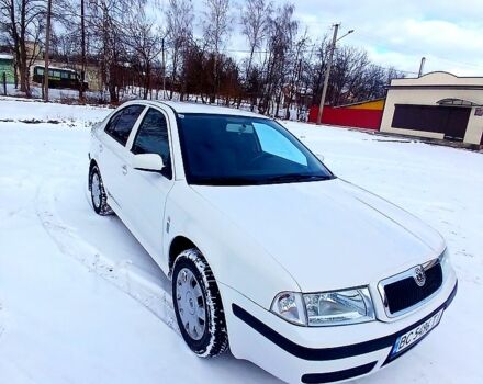 Белый Шкода Октавия, объемом двигателя 1.6 л и пробегом 206 тыс. км за 5400 $, фото 3 на Automoto.ua