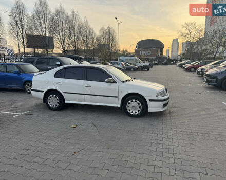 Белый Шкода Октавия, объемом двигателя 1.6 л и пробегом 213 тыс. км за 4500 $, фото 3 на Automoto.ua