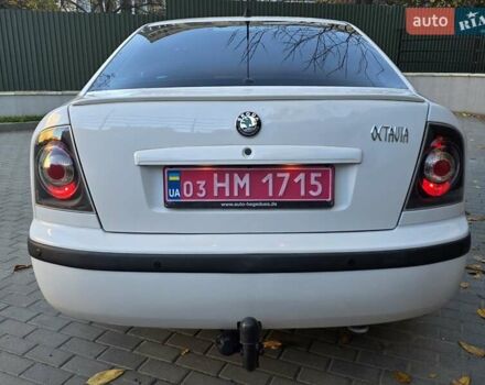 Білий Шкода Октавія, об'ємом двигуна 1.6 л та пробігом 230 тис. км за 4999 $, фото 7 на Automoto.ua