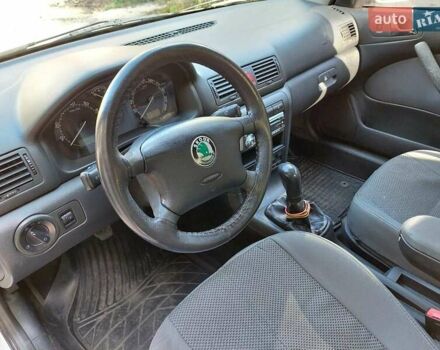 Белый Шкода Октавия, объемом двигателя 2 л и пробегом 230 тыс. км за 6000 $, фото 3 на Automoto.ua