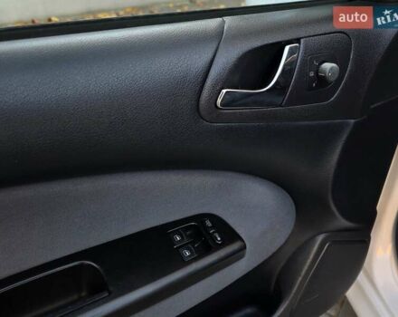 Білий Шкода Октавія, об'ємом двигуна 1.6 л та пробігом 230 тис. км за 4999 $, фото 20 на Automoto.ua