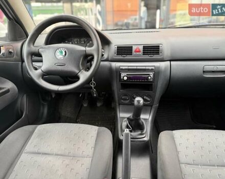 Белый Шкода Октавия, объемом двигателя 1.6 л и пробегом 261 тыс. км за 4750 $, фото 9 на Automoto.ua