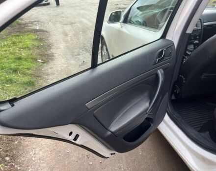 Білий Шкода Октавія, об'ємом двигуна 2 л та пробігом 285 тис. км за 2000 $, фото 15 на Automoto.ua