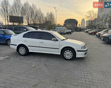 Белый Шкода Октавия, объемом двигателя 1.6 л и пробегом 213 тыс. км за 4500 $, фото 11 на Automoto.ua