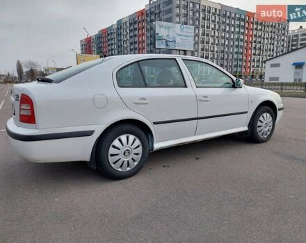 Белый Шкода Октавия, объемом двигателя 1.6 л и пробегом 273 тыс. км за 4500 $, фото 2 на Automoto.ua