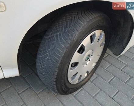 Білий Шкода Октавія, об'ємом двигуна 1.6 л та пробігом 230 тис. км за 4999 $, фото 17 на Automoto.ua