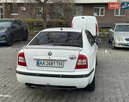 Белый Шкода Октавия, объемом двигателя 1.6 л и пробегом 213 тыс. км за 4500 $, фото 2 на Automoto.ua