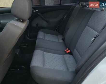 Білий Шкода Октавія, об'ємом двигуна 1.6 л та пробігом 230 тис. км за 4999 $, фото 26 на Automoto.ua