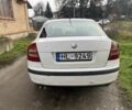 Білий Шкода Октавія, об'ємом двигуна 2 л та пробігом 285 тис. км за 2000 $, фото 4 на Automoto.ua