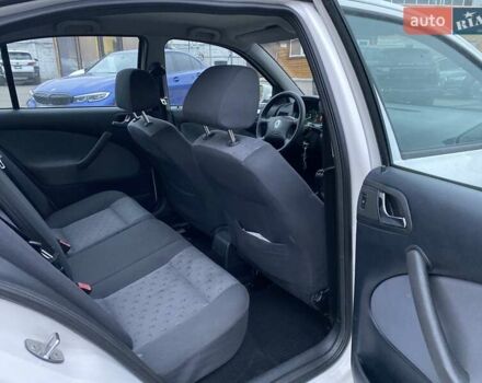 Білий Шкода Октавія, об'ємом двигуна 1.6 л та пробігом 261 тис. км за 4750 $, фото 9 на Automoto.ua