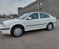 Белый Шкода Октавия, объемом двигателя 1.6 л и пробегом 273 тыс. км за 4500 $, фото 1 на Automoto.ua