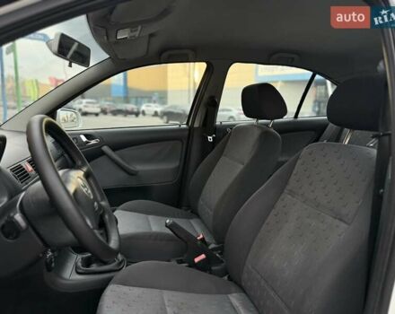 Белый Шкода Октавия, объемом двигателя 1.6 л и пробегом 261 тыс. км за 4750 $, фото 7 на Automoto.ua