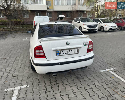 Белый Шкода Октавия, объемом двигателя 1.6 л и пробегом 213 тыс. км за 4500 $, фото 6 на Automoto.ua