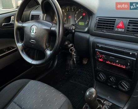 Білий Шкода Октавія, об'ємом двигуна 1.6 л та пробігом 230 тис. км за 4999 $, фото 34 на Automoto.ua