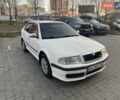 Белый Шкода Октавия, объемом двигателя 1.6 л и пробегом 213 тыс. км за 4500 $, фото 5 на Automoto.ua