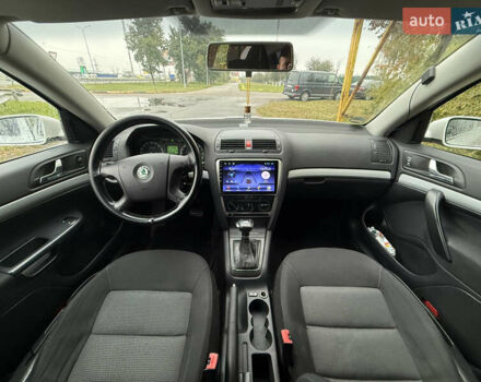 Белый Шкода Октавия, объемом двигателя 1.97 л и пробегом 220 тыс. км за 5500 $, фото 36 на Automoto.ua