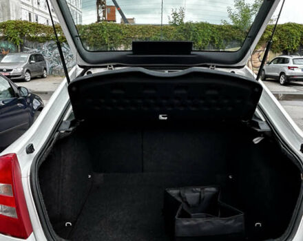 Белый Шкода Октавия, объемом двигателя 1.6 л и пробегом 185 тыс. км за 7800 $, фото 3 на Automoto.ua