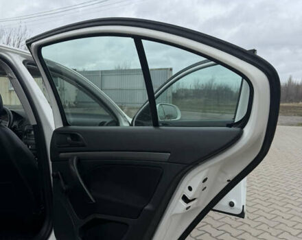 Белый Шкода Октавия, объемом двигателя 1.6 л и пробегом 231 тыс. км за 7150 $, фото 36 на Automoto.ua