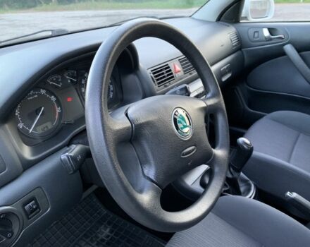 Білий Шкода Октавія, об'ємом двигуна 1.6 л та пробігом 181 тис. км за 7800 $, фото 14 на Automoto.ua