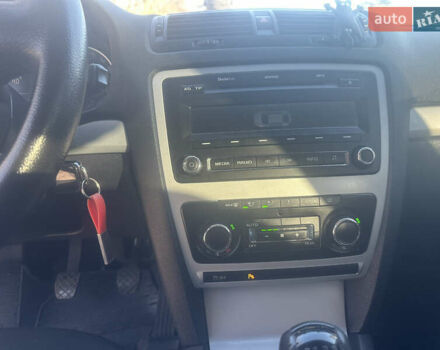 Белый Шкода Октавия, объемом двигателя 1.6 л и пробегом 266 тыс. км за 7700 $, фото 10 на Automoto.ua