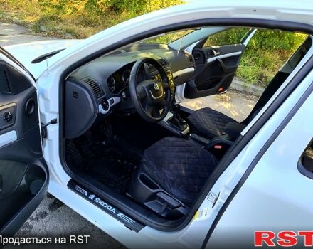 Білий Шкода Октавія, об'ємом двигуна 1.6 л та пробігом 189 тис. км за 6999 $, фото 6 на Automoto.ua