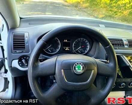 Білий Шкода Октавія, об'ємом двигуна 1.6 л та пробігом 189 тис. км за 6999 $, фото 5 на Automoto.ua