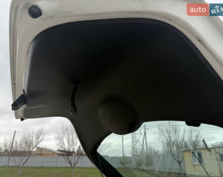 Белый Шкода Октавия, объемом двигателя 1.6 л и пробегом 231 тыс. км за 7150 $, фото 45 на Automoto.ua