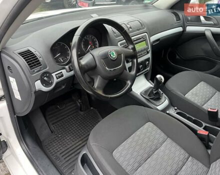 Белый Шкода Октавия, объемом двигателя 1.4 л и пробегом 187 тыс. км за 6500 $, фото 11 на Automoto.ua