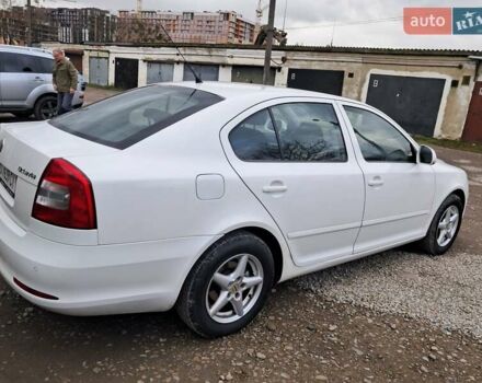 Белый Шкода Октавия, объемом двигателя 1.6 л и пробегом 270 тыс. км за 7250 $, фото 3 на Automoto.ua