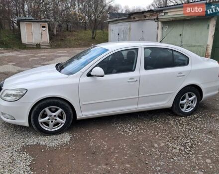 Белый Шкода Октавия, объемом двигателя 1.6 л и пробегом 270 тыс. км за 7250 $, фото 2 на Automoto.ua
