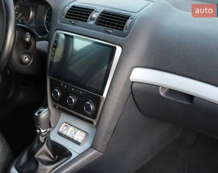 Белый Шкода Октавия, объемом двигателя 1.59 л и пробегом 216 тыс. км за 8500 $, фото 5 на Automoto.ua