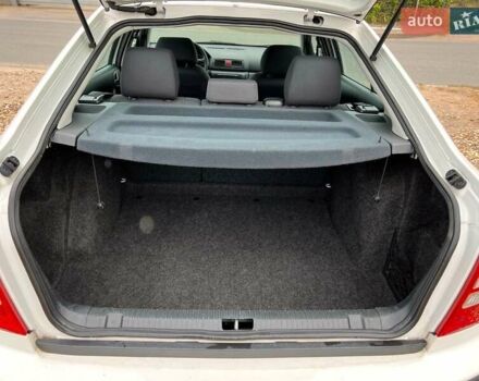 Белый Шкода Октавия, объемом двигателя 1.6 л и пробегом 173 тыс. км за 5499 $, фото 9 на Automoto.ua