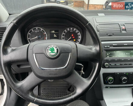 Белый Шкода Октавия, объемом двигателя 1.4 л и пробегом 187 тыс. км за 6500 $, фото 28 на Automoto.ua