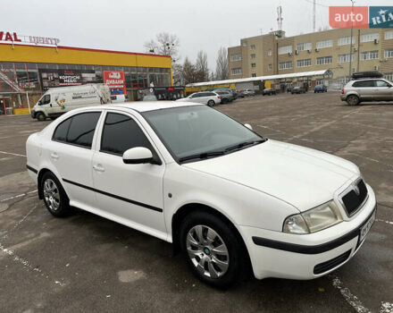 Белый Шкода Октавия, объемом двигателя 1.6 л и пробегом 269 тыс. км за 6000 $, фото 3 на Automoto.ua