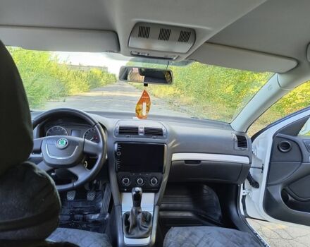 Білий Шкода Октавія, об'ємом двигуна 1.6 л та пробігом 186 тис. км за 6950 $, фото 11 на Automoto.ua