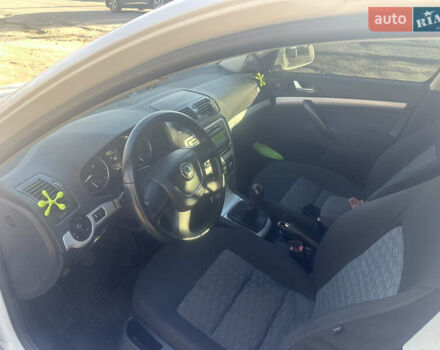 Белый Шкода Октавия, объемом двигателя 1.6 л и пробегом 266 тыс. км за 7700 $, фото 7 на Automoto.ua