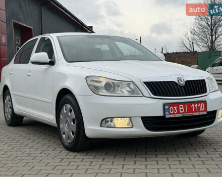 Белый Шкода Октавия, объемом двигателя 1.6 л и пробегом 231 тыс. км за 7150 $, фото 11 на Automoto.ua