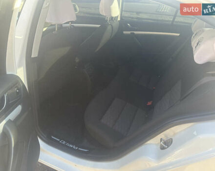 Белый Шкода Октавия, объемом двигателя 1.6 л и пробегом 266 тыс. км за 7700 $, фото 6 на Automoto.ua